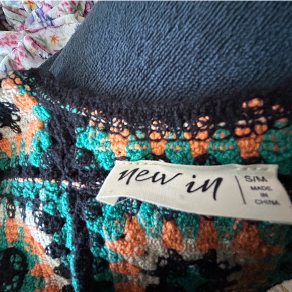 💥SALE💥NWOT Granny square crochet crop top. Brand is New In. Size small. - Picture 3 of 3